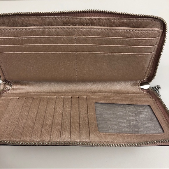 Michael Kors Alex Travel Continental Wallet - Picture 5 of 9